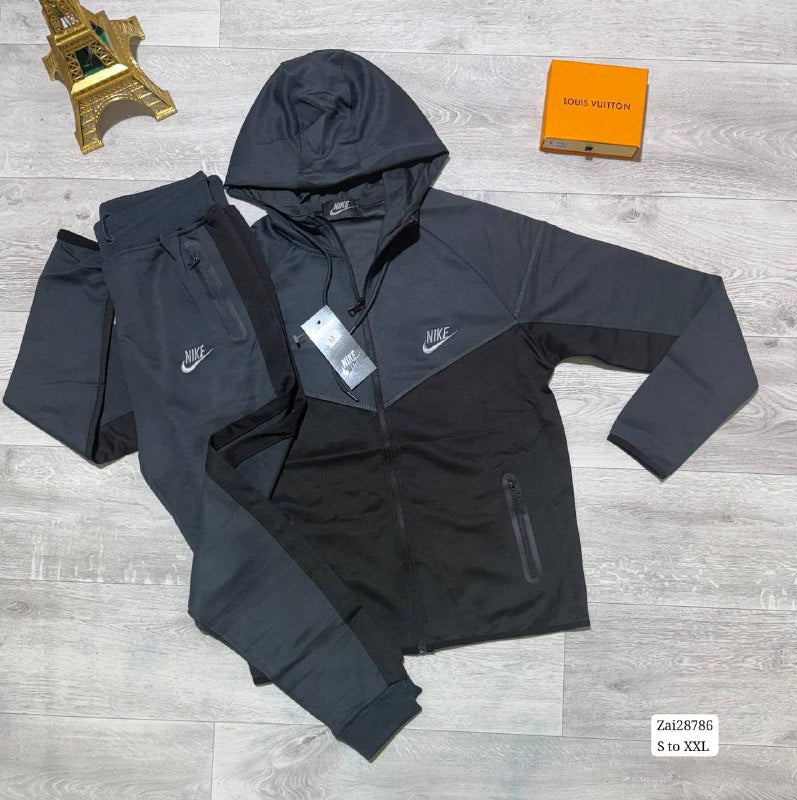 Nike Tech Fleece Tracksuit AAA Quality UK Reps