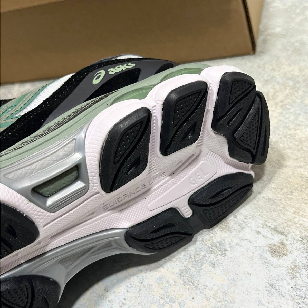 ASICS GEL-NYC Trainers in "White / Ivy" SuperClone Quality UK Reps