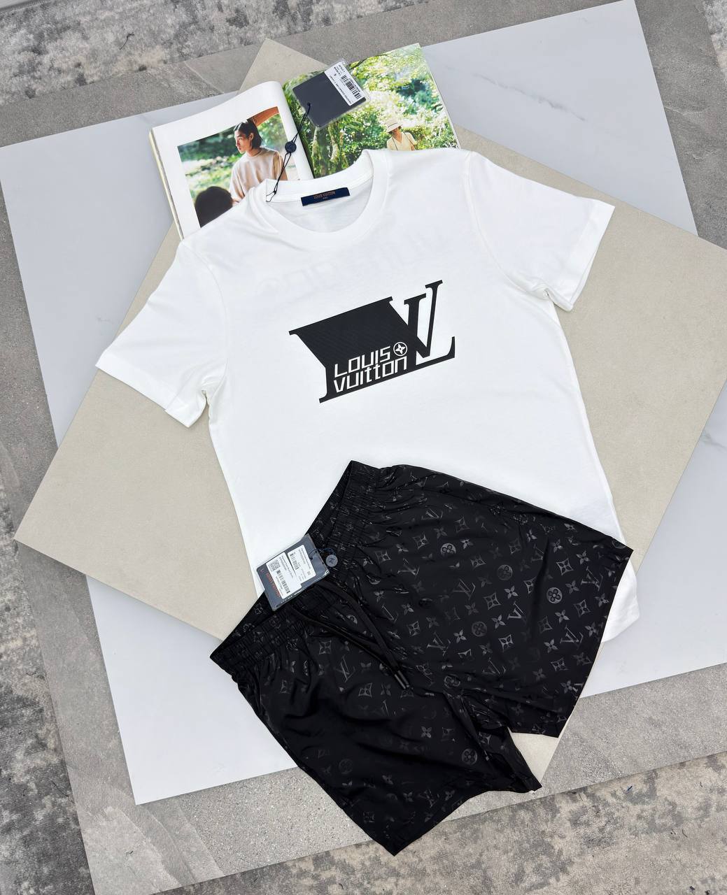 Louis Vuitton Printed Signature T-Shirt & Monogram Jacquard Shorts Set AAA Quality UK Reps