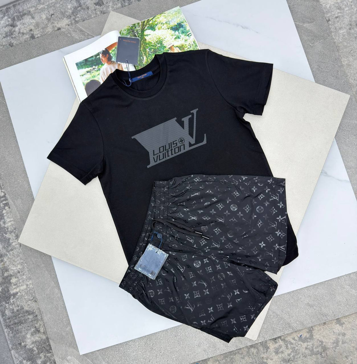 Louis Vuitton Printed Signature T-Shirt & Monogram Jacquard Shorts Set AAA Quality UK Reps