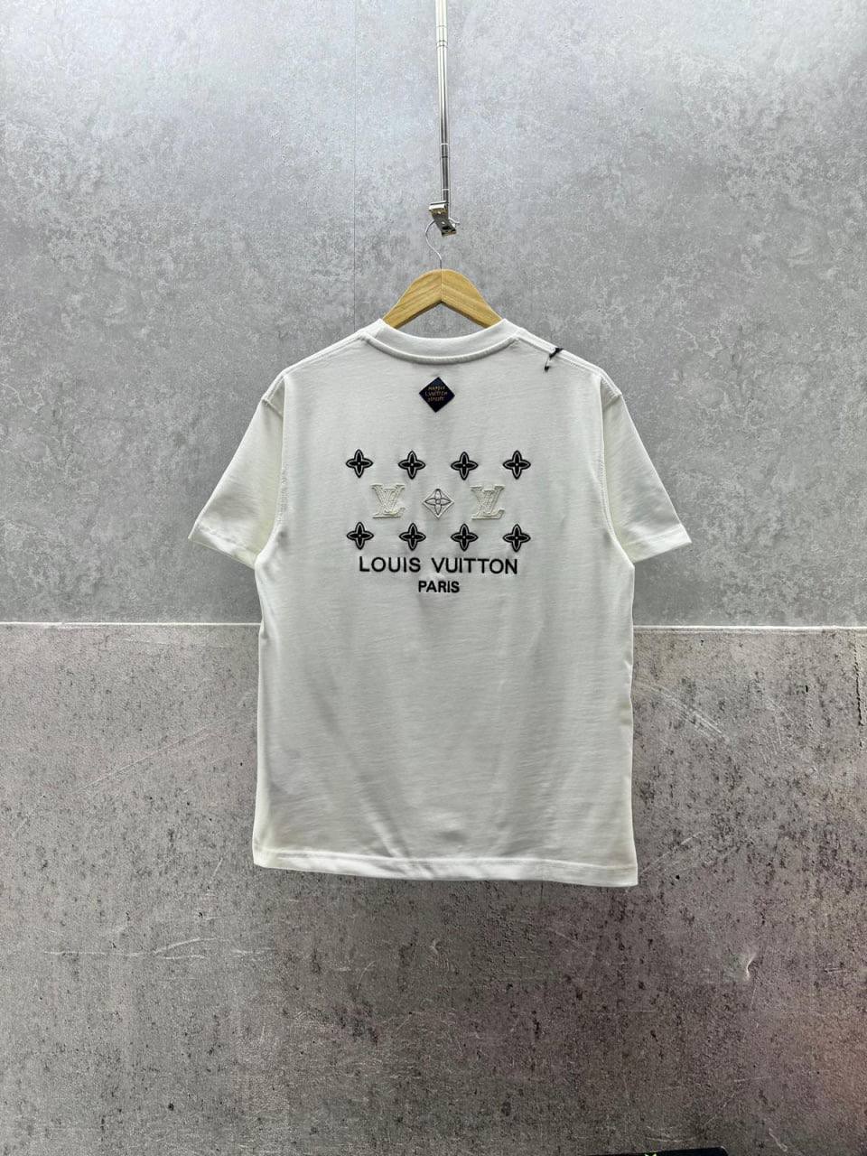 Louis Vuitton Monogram Motif T-shirt UK Reps AAA Quality