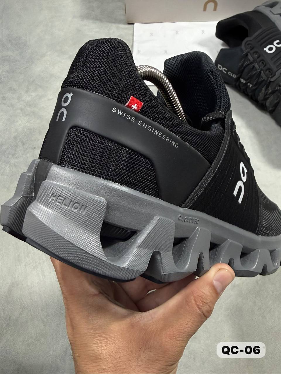 On CloudsWift 4 AD in Black / Rock AAA Quality UK Reps
