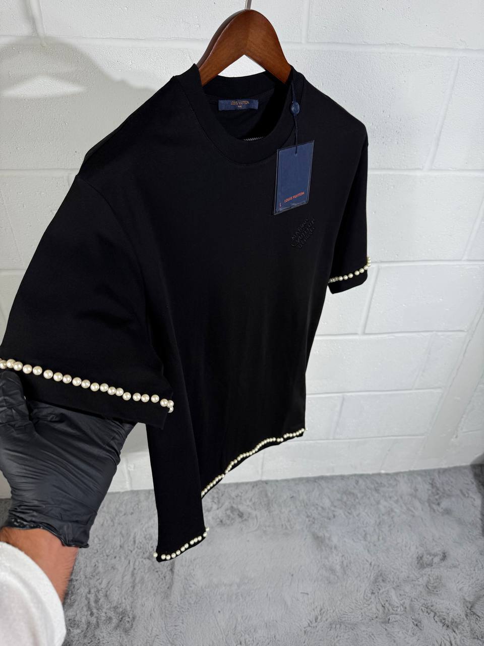 Louis Vuitton Pearl Embellished Cotton T-Shirts Mens in 2 Colors UK Reps AAA Quality