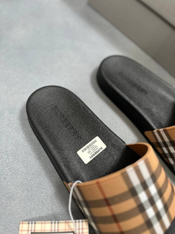 Burberry slides Furley Checked Rubber BROWN Sliders For MEN Sale UK