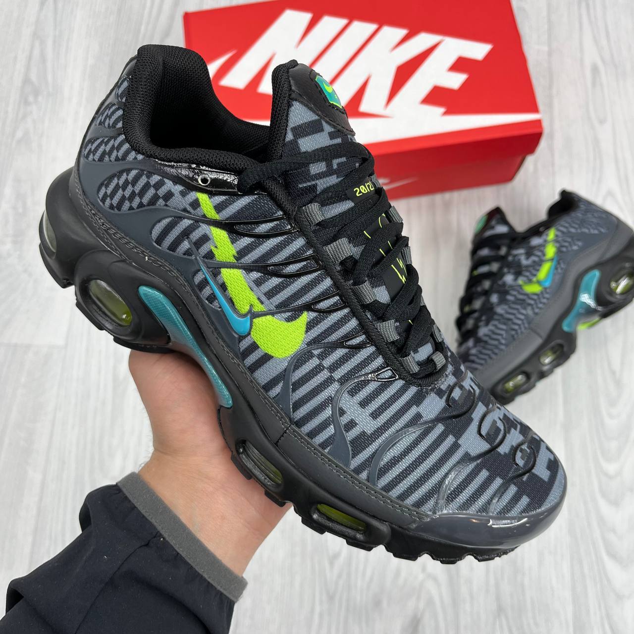 Nike Air Max Plus Champions League  Trainers for MEN AAA Quality Sneakers UK