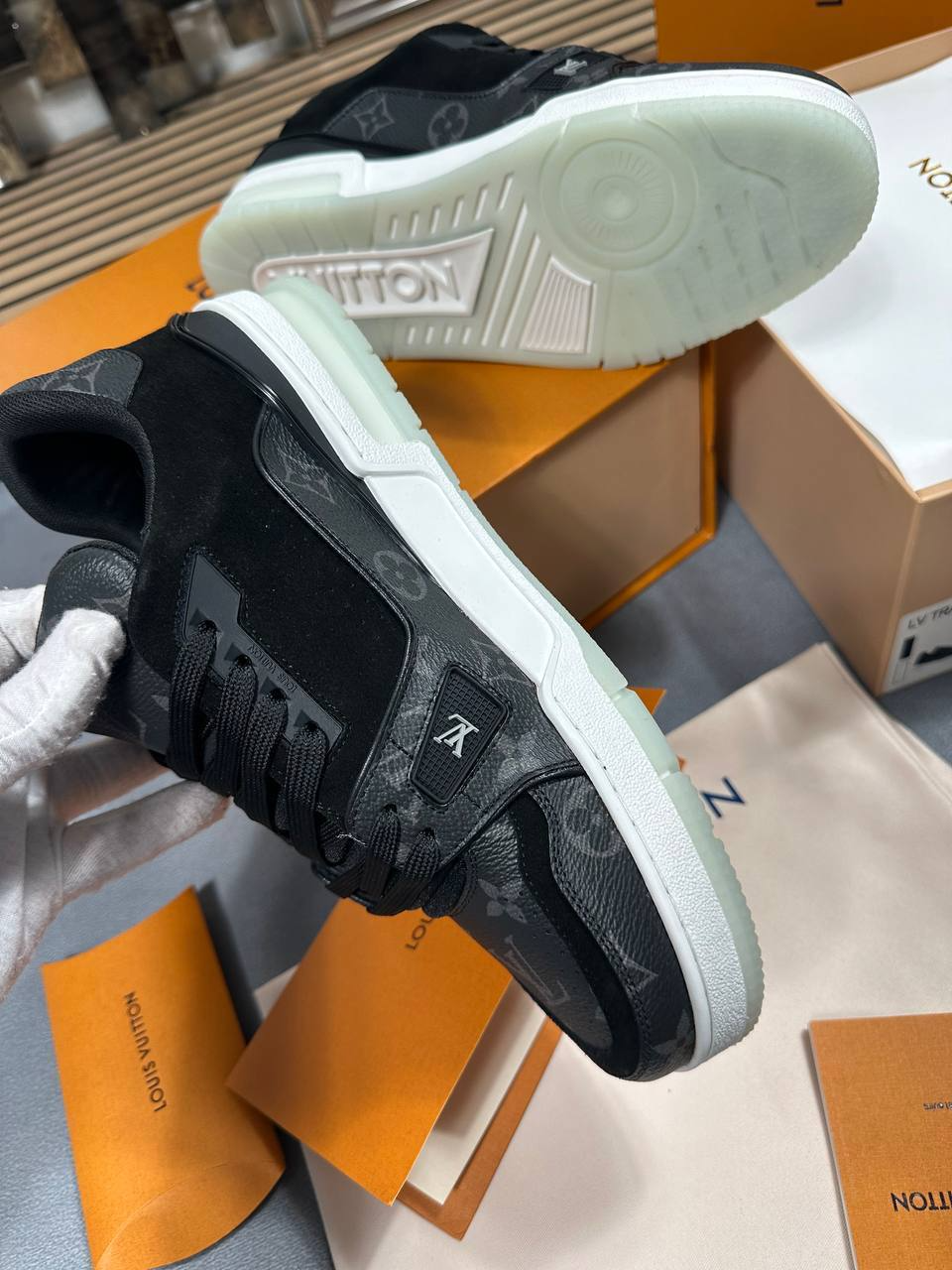 Louis Vuitton Sneaker Leather Men's Rep Trainer  Sale UK