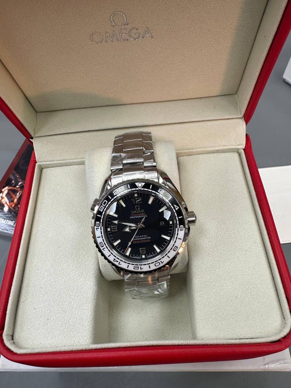 Omega Seamaster Planet Ocean Co Axial Chronograph Black/White Bezel Mens Watch UK Reps AAA Quality