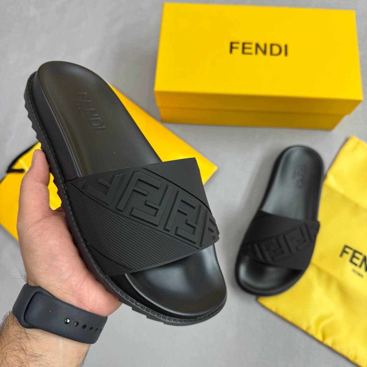 Fendi Rubber Sliders Black Fashion Wear Footwear Mens Best Sale UK Reps AAA Quality