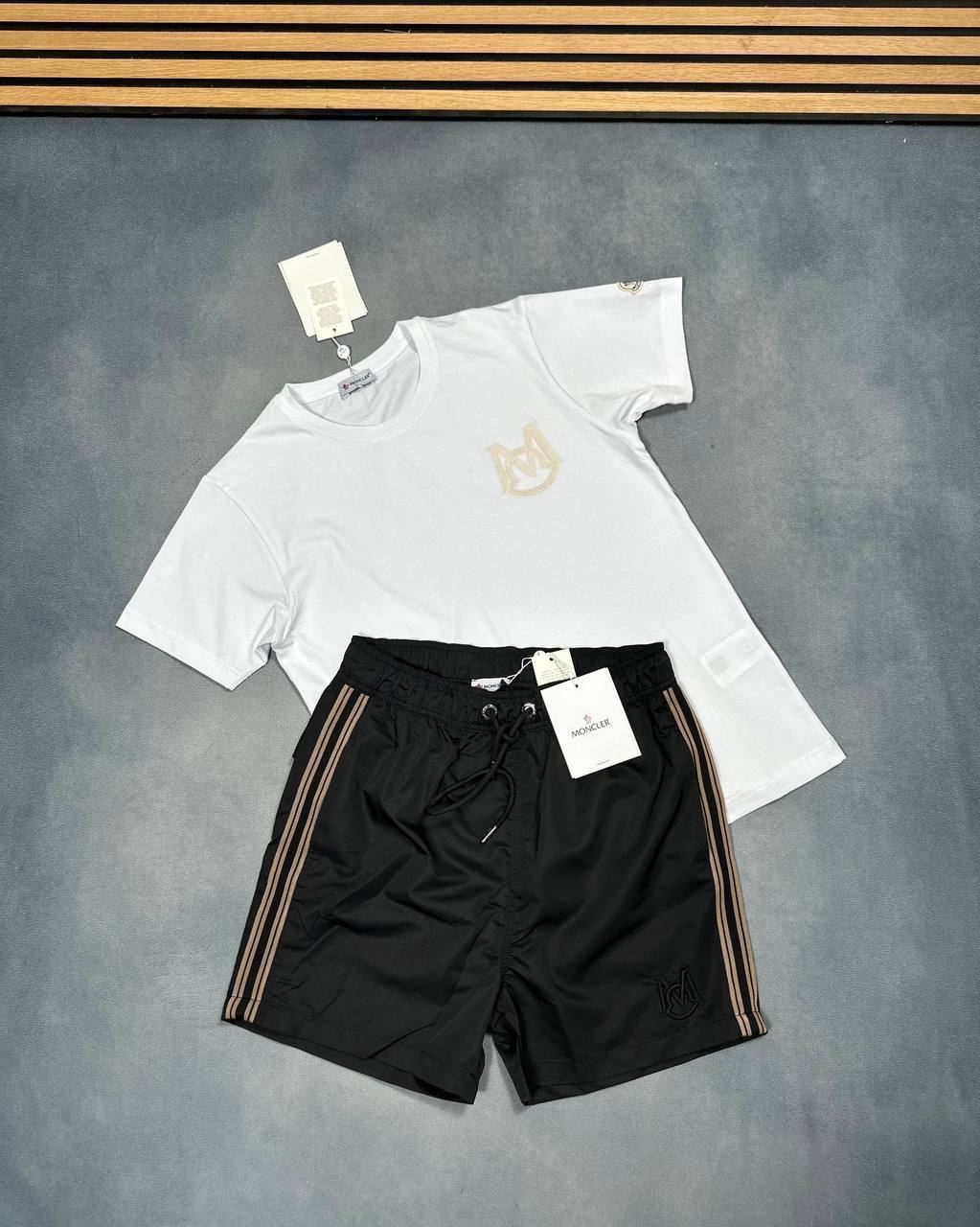 Moncler Logo-Patch T-Shirts & Shorts Sets Mens Short Sleeves Round Neck Best Sale UK Reps AAA Quality