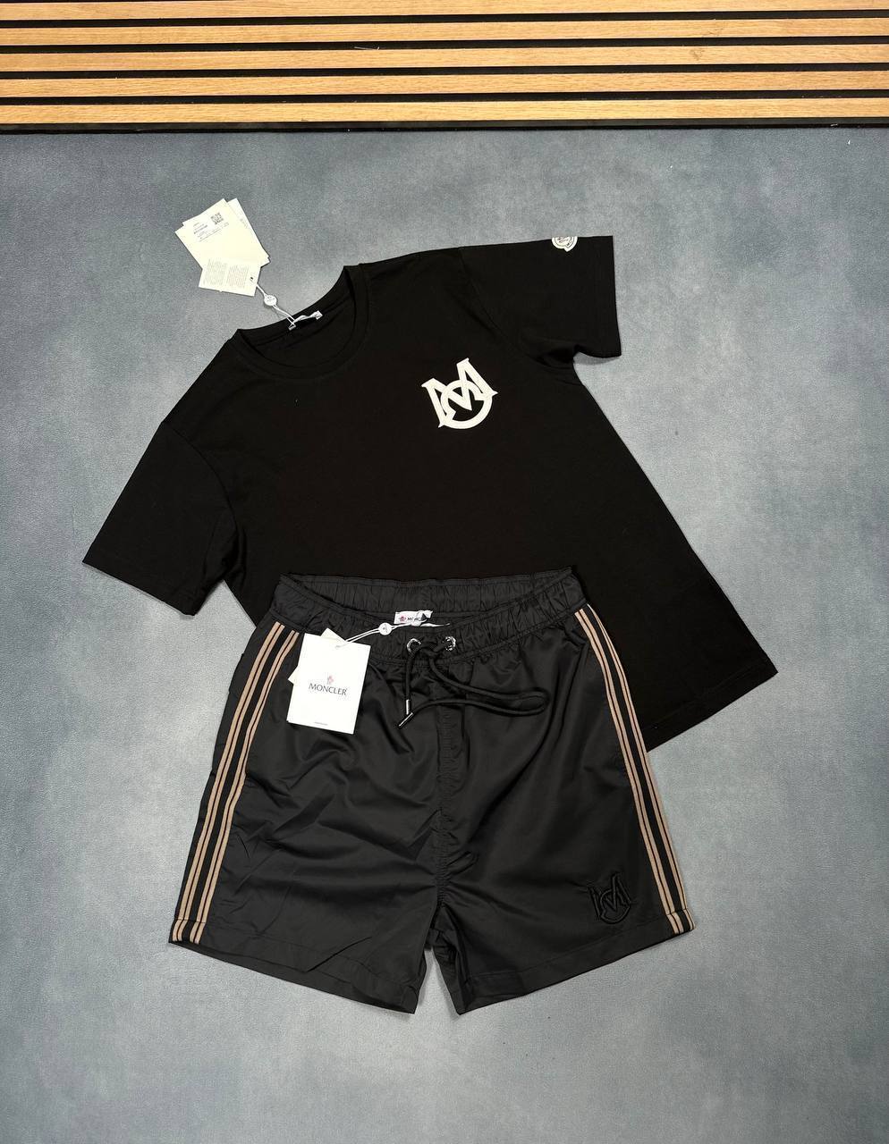 Moncler Logo-Patch T-Shirts & Shorts Sets Mens Short Sleeves Round Neck Best Sale UK Reps AAA Quality