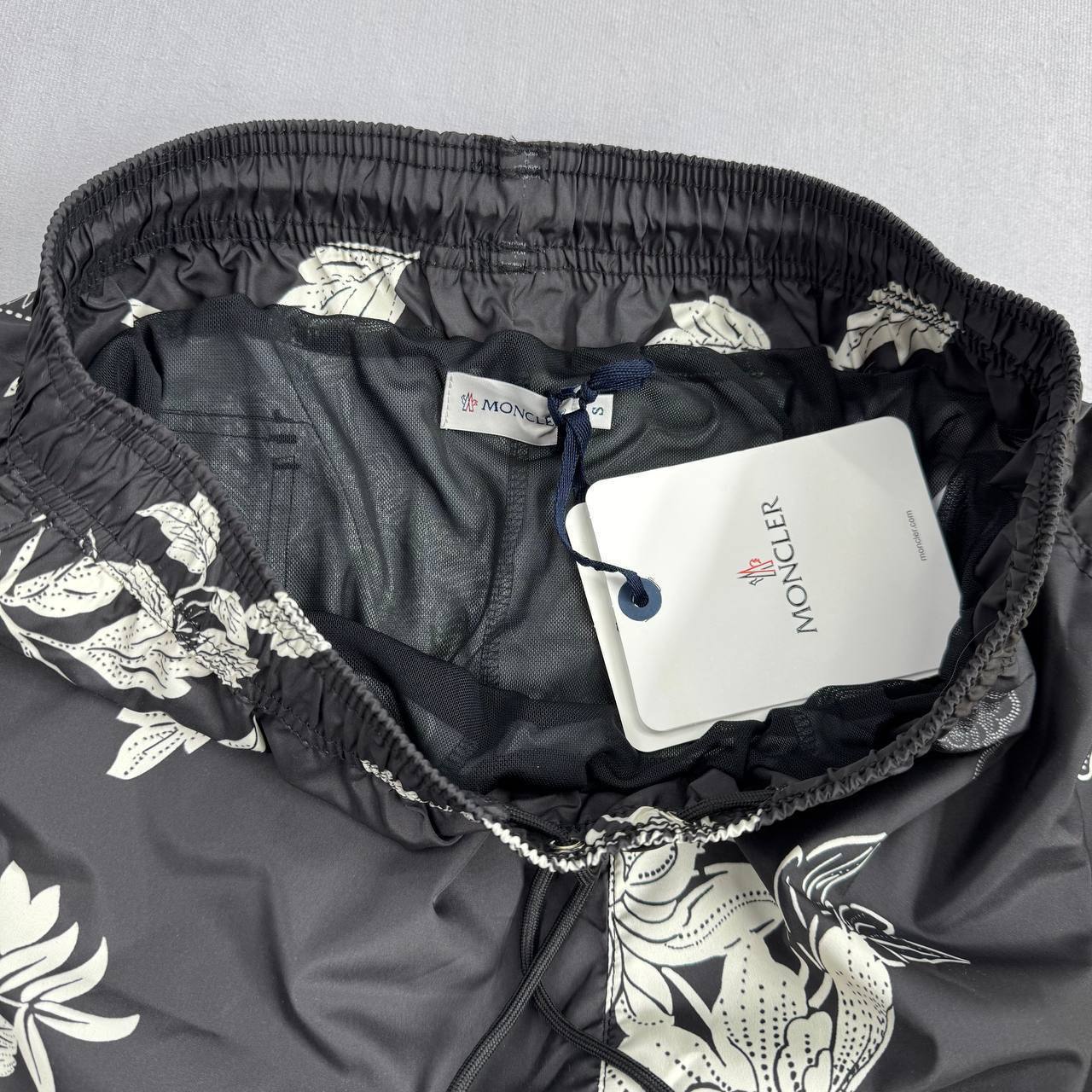 Moncler Cotton Short-Sleeved Polo Shirts & Shorts Set Logo-Patch Mens UK Reps AAA Quality