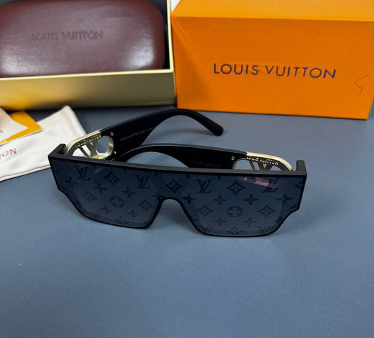 Louis Vuitton Square LV Link Cat Eye Sunglasses in Black UK Reps AAA Quality