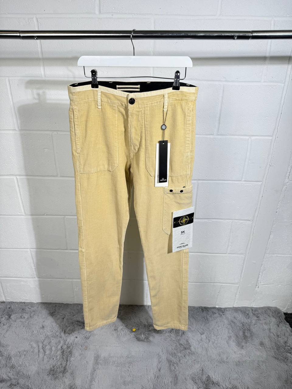 Stone Island Men's Patch Pocket Cargo Pants in Multiple Colors UK Reps AAA Quality