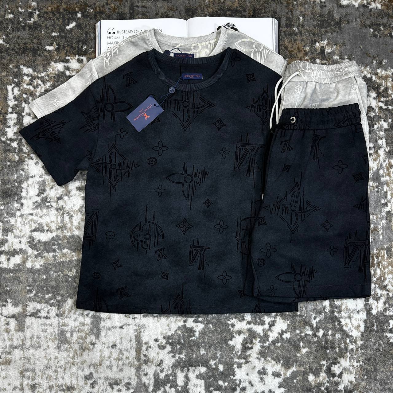 Louis Vuitton Summer New Men's Outdoor Leisure 3D Printed Round Neck T-Shirts & Shorts Set Mens UK Reps AAA Quality