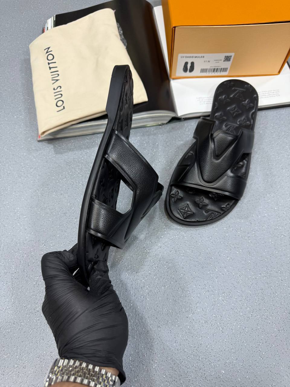 Louis Vuitton LV Oasis Men's Pure Leather Sliders in 2 Colors UK Reps AAA Quality