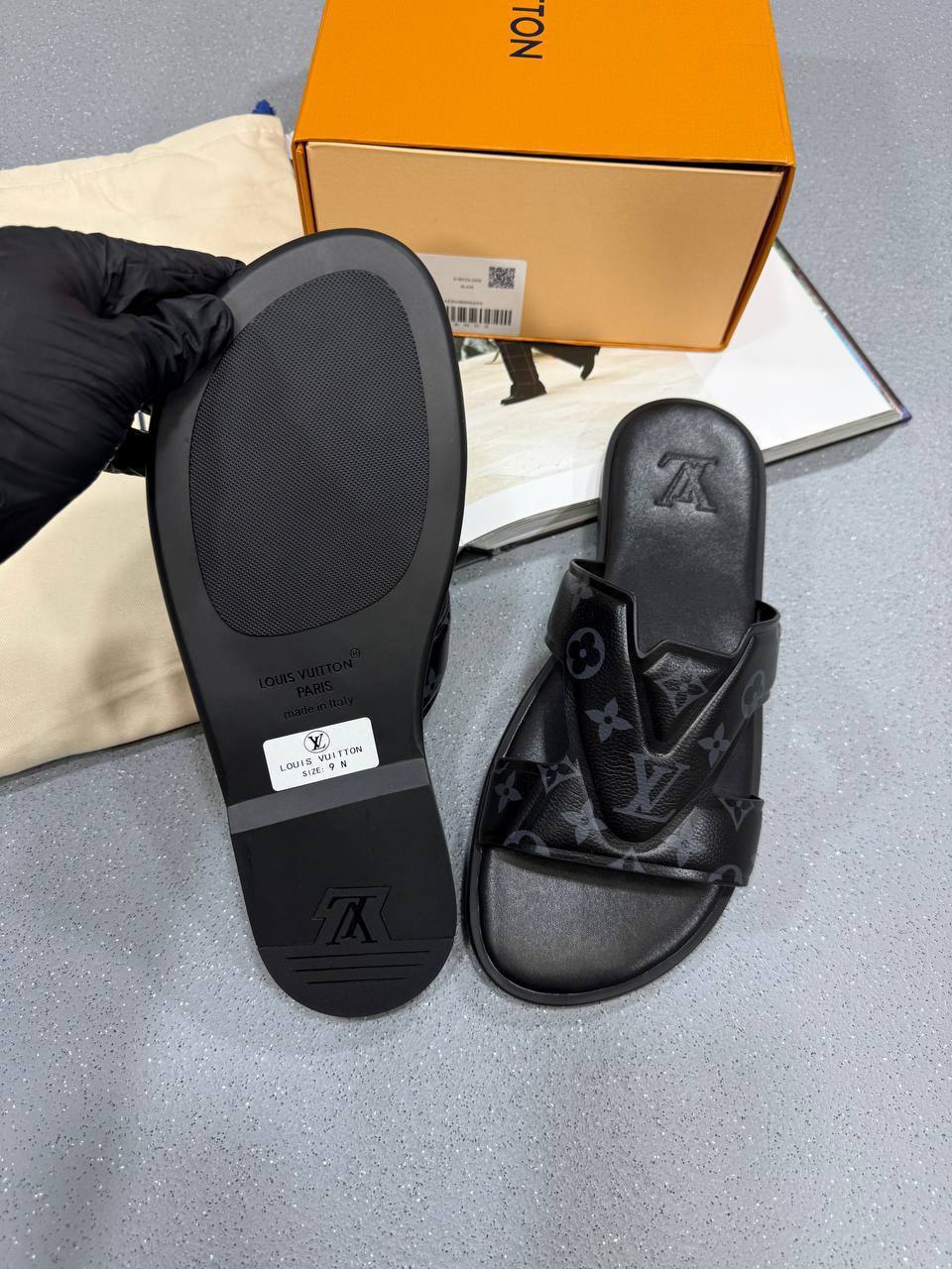 Louis Vuitton LV Oasis Men's Pure Leather Sliders in 2 Colors UK Reps AAA Quality