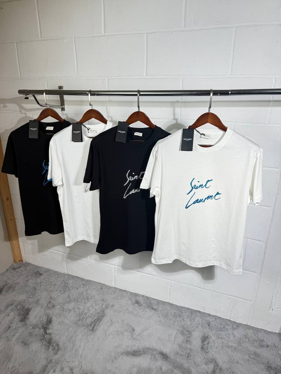 Saint Laurent Signature Logo-Print Cotton Mens T-Shirts UK Reps AAA Quality