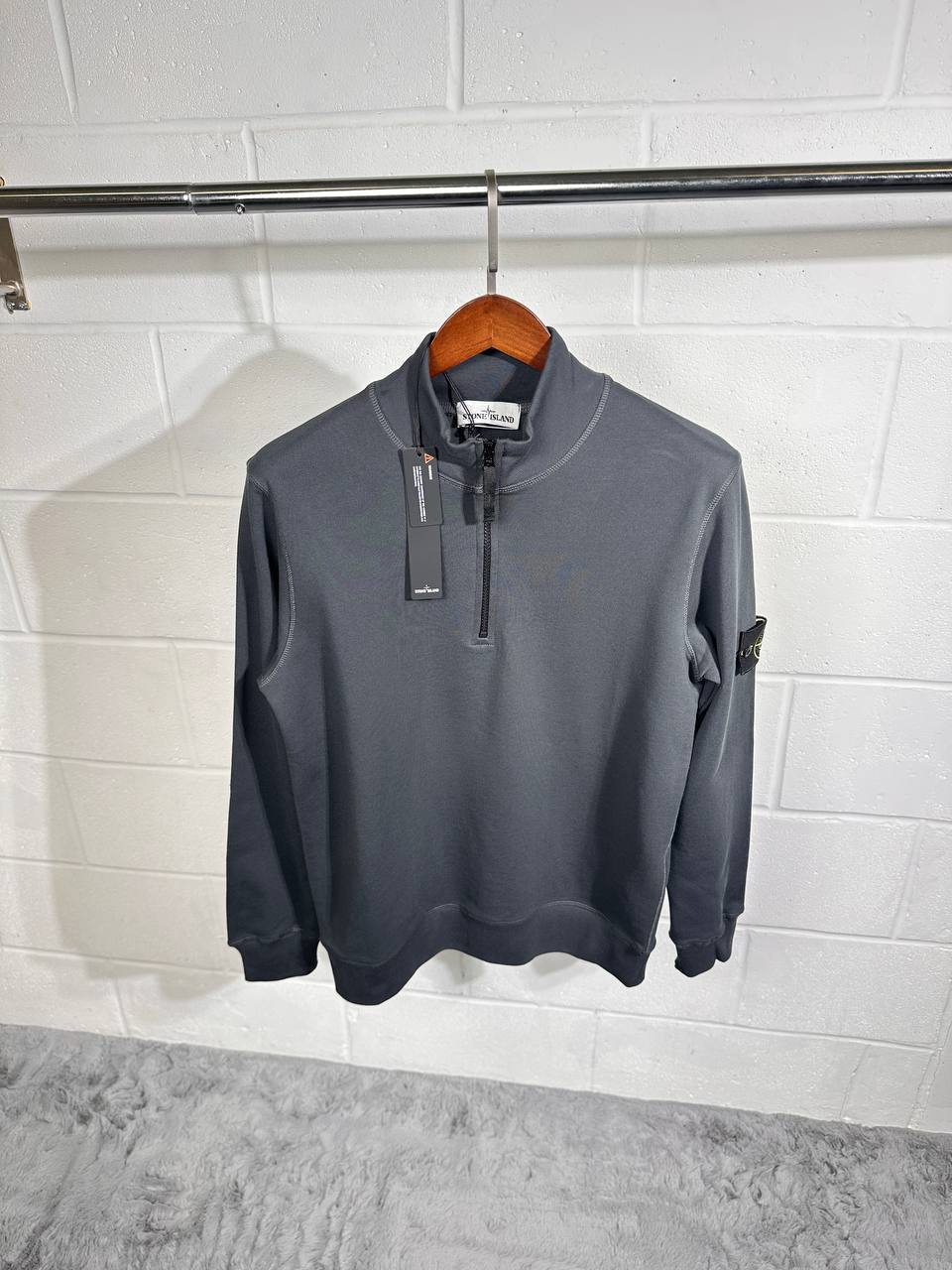 Stone Island Badge Half-Zip Cotton Sweatshirts Mens in Multiple Colors Best Sale UK Reps AAA Quality