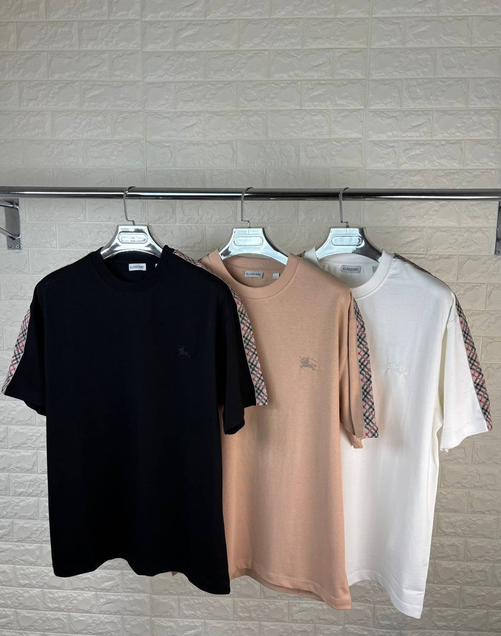 Burberry Round Neck Short Sleeve Cedar Check Tape T-Shirt for Men in Multiple Colors UK Reps AAA Quality