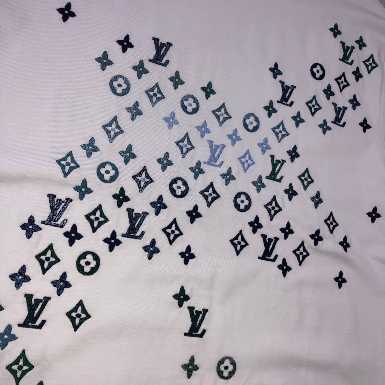 Louis Vuitton Gradient Logo T-Shirt Mens in 2 Colors Best Sale UK Reps AAA Quality