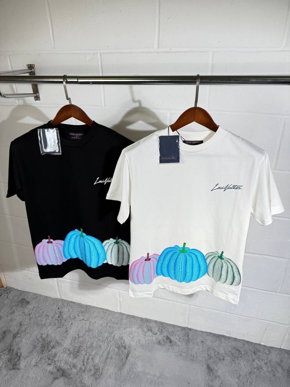 Louis Vuitton Pumpkin Print Cotton T-Shirts Mens in 2 Colors Best Sale UK Reps AAA Quality