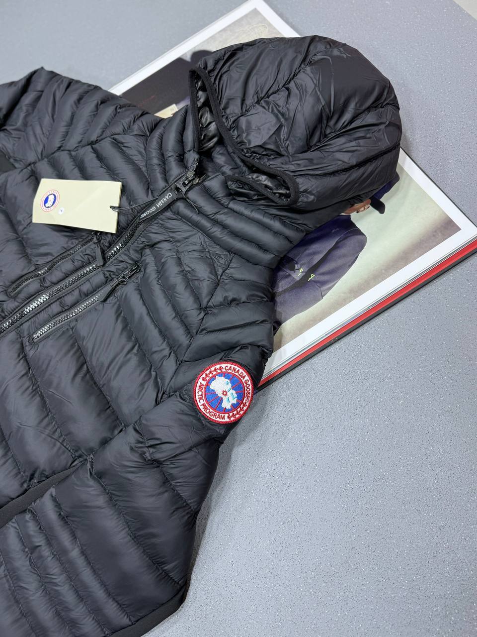 Canada Goose Men Hooded Puffer Logo Patch Jackets in 2 Colors UK Reps AAA Quality