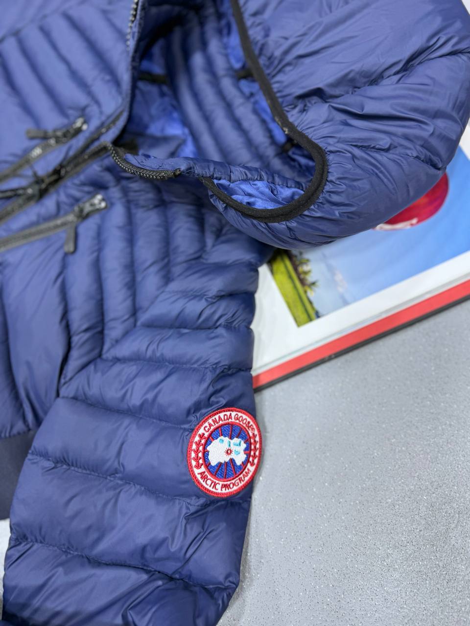 Canada Goose Men Hooded Puffer Logo Patch Jackets in 2 Colors UK Reps AAA Quality
