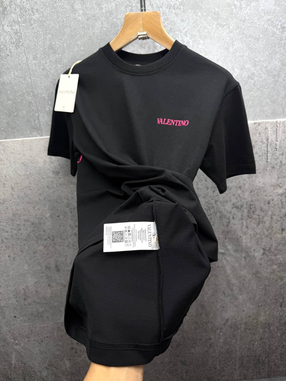 Valentino Embroidery And Vlogo Signature Print Cotton T-Shirts Mens in 2 Colors UK Reps AAA Quality