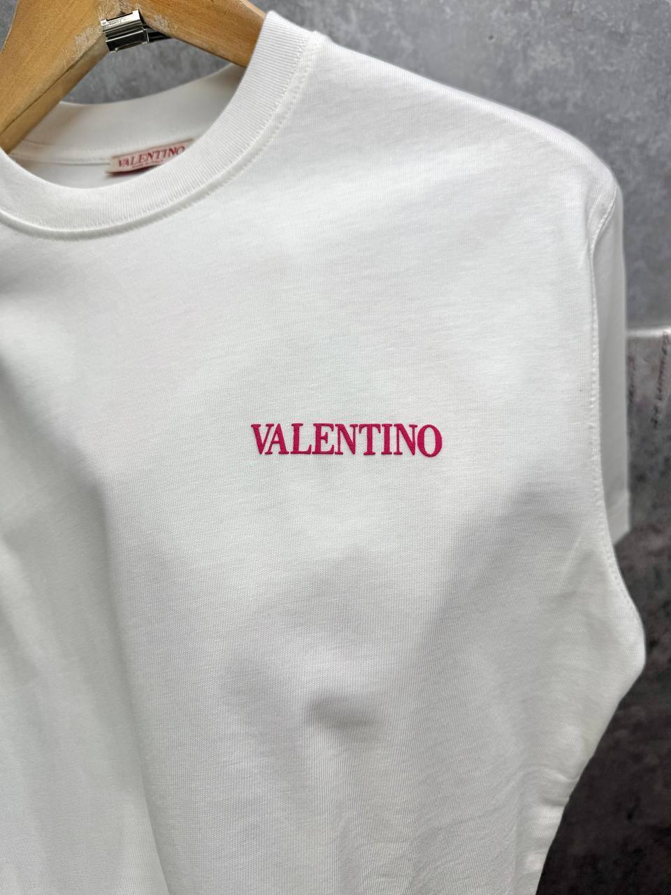 Valentino Embroidery And Vlogo Signature Print Cotton T-Shirts Mens in 2 Colors UK Reps AAA Quality