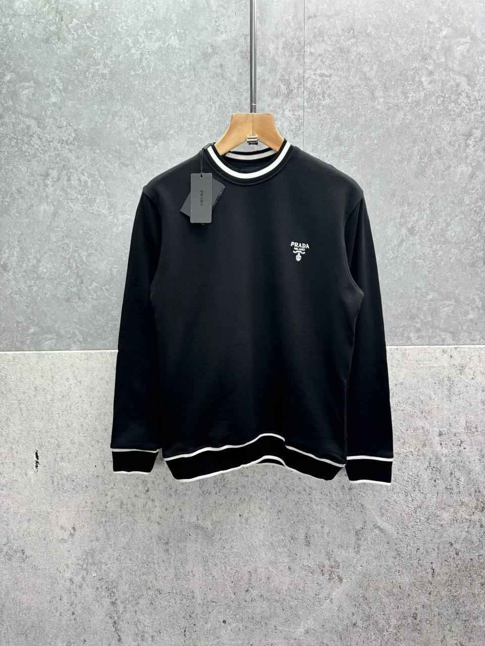 Prada Chest Logo Ribbed Crew Neck Long Sleeves Mens Jumpers in 2 Colors UK Reps AAA Quality