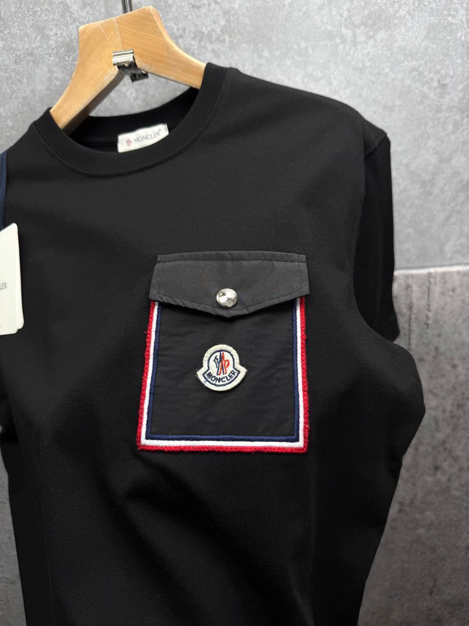 Moncler Maya Pocket Logo T-Shirt Mens in 2 Colors UK Reps AAA Quality