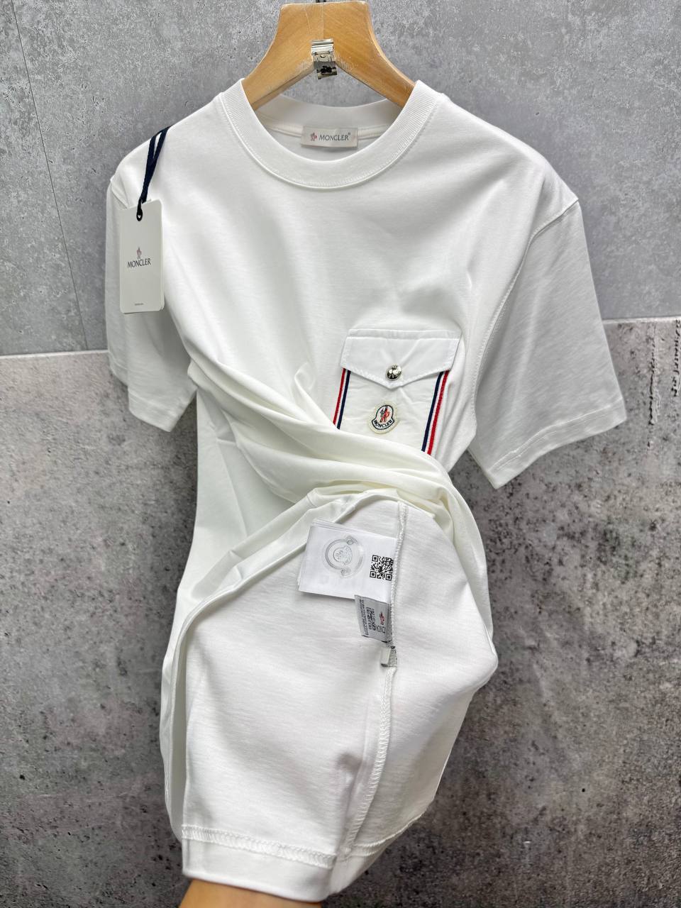 Moncler Maya Pocket Logo T-Shirt Mens in 2 Colors UK Reps AAA Quality