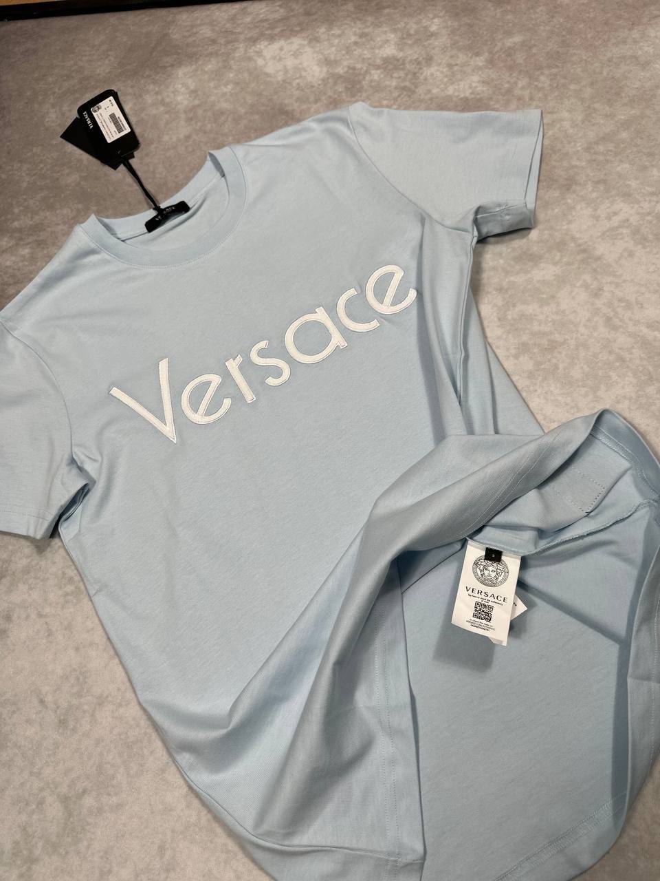 Versace Cotton Logo Embroidered Tribute Mens T-Shirts in 2 Colors UK Reps AAA Quality