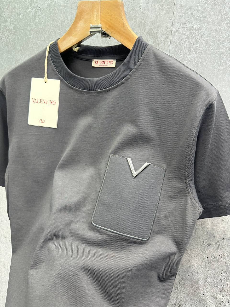 Valentino Garavani V-detail T-shirt in Multiple Colors Mens UK Reps AAA Quality