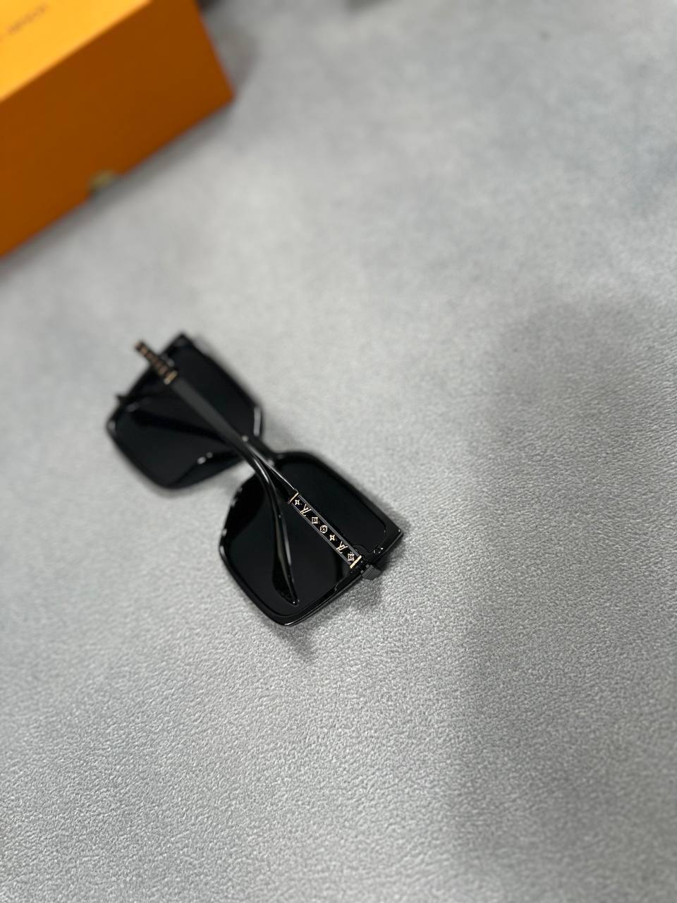 Louis Vuitton Black Frame Sunglasses For Women's