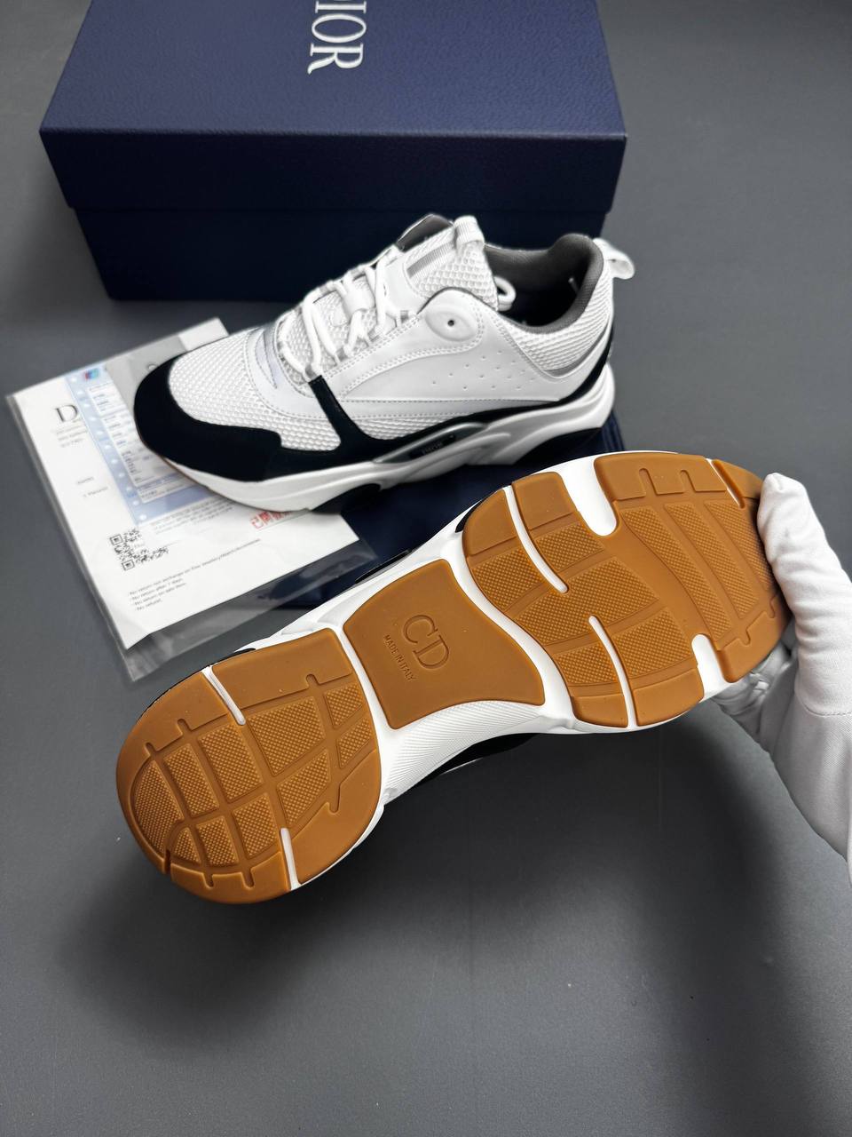 Christian Dior B22 Trainers Black / White Men's UK Reps AAA Quality