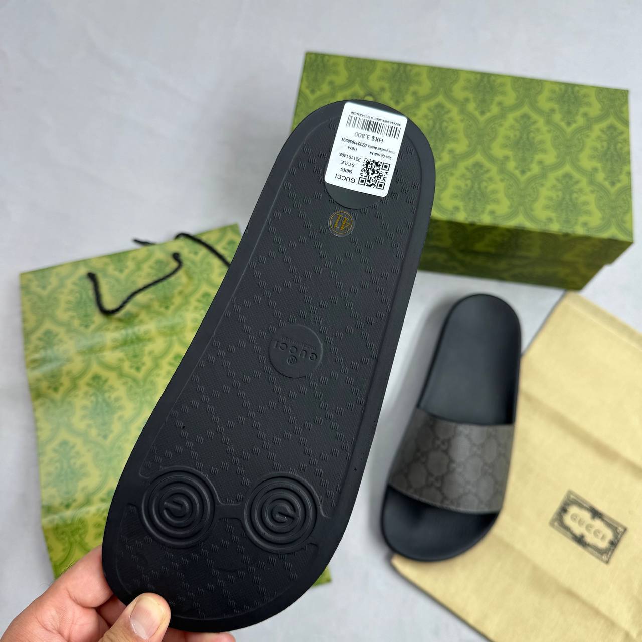 Gucci GG Slides Grey / Black Coated Canvas Mens UK Reps AAA Quality