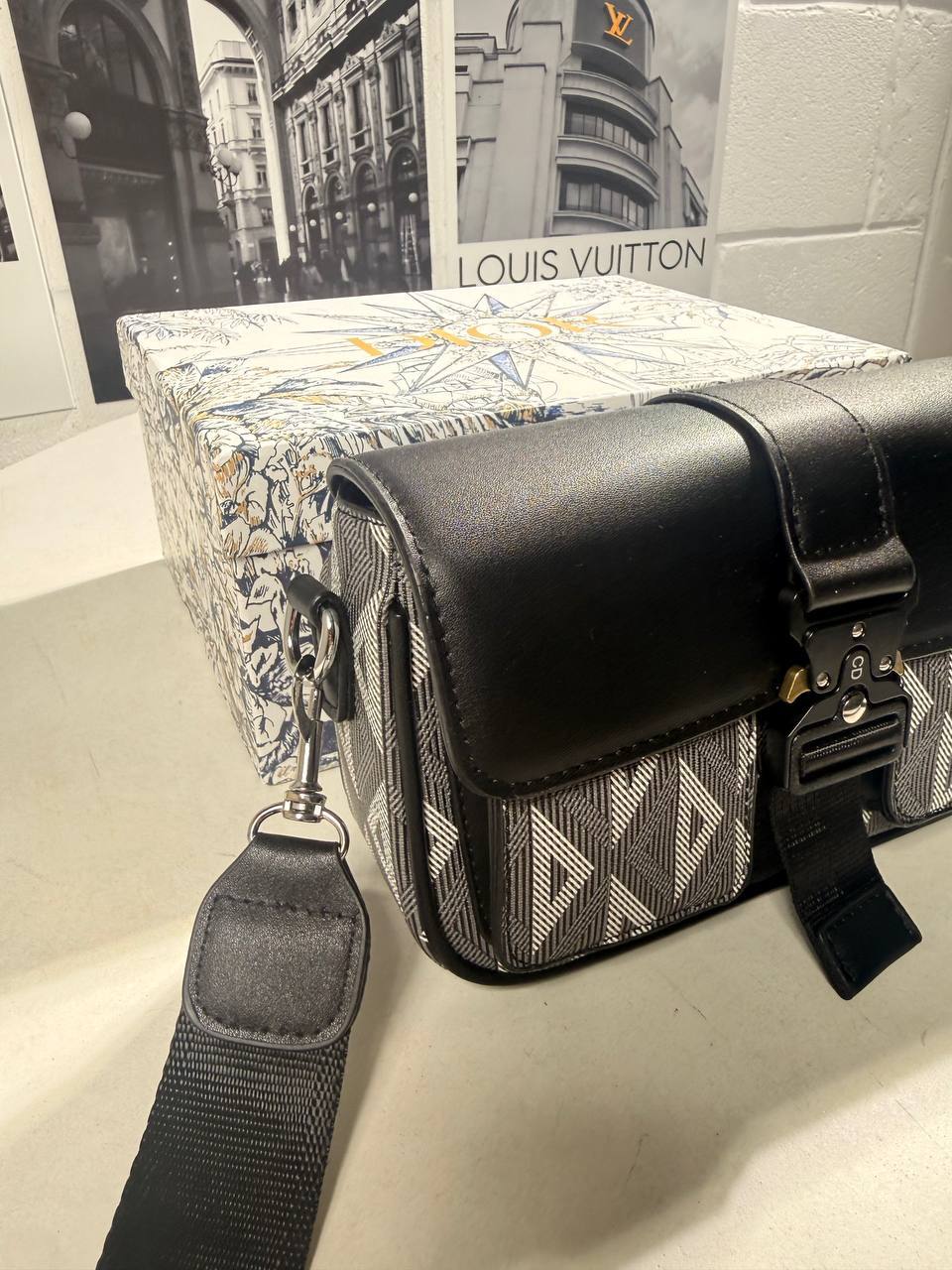 Dior Hit the Road Messenger Luxury Bag AAA Quality Reps UK