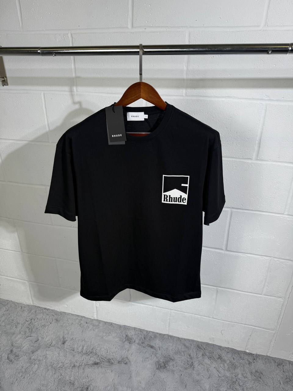 Rhude Chevron Tee White Men's Cotton Chevron Logo T-Shirts in 2 Colors UK Reps AAA Quality