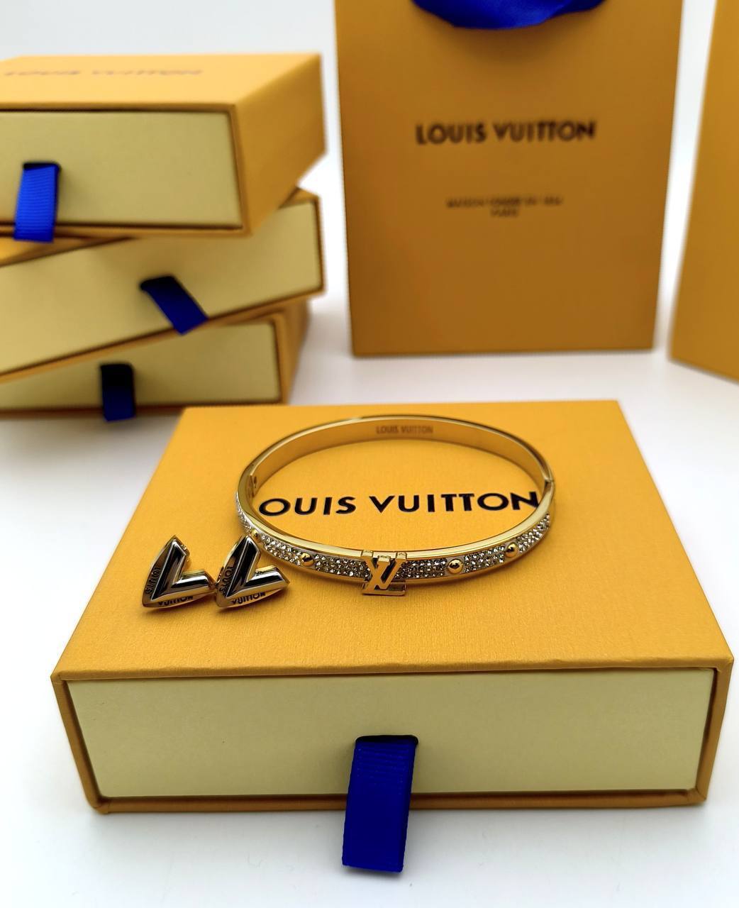 Louis Vuitton Elegant Charm Bracelets & Earrings Sets Womens Logo LV UK Reps Best Fakes AAA Quality