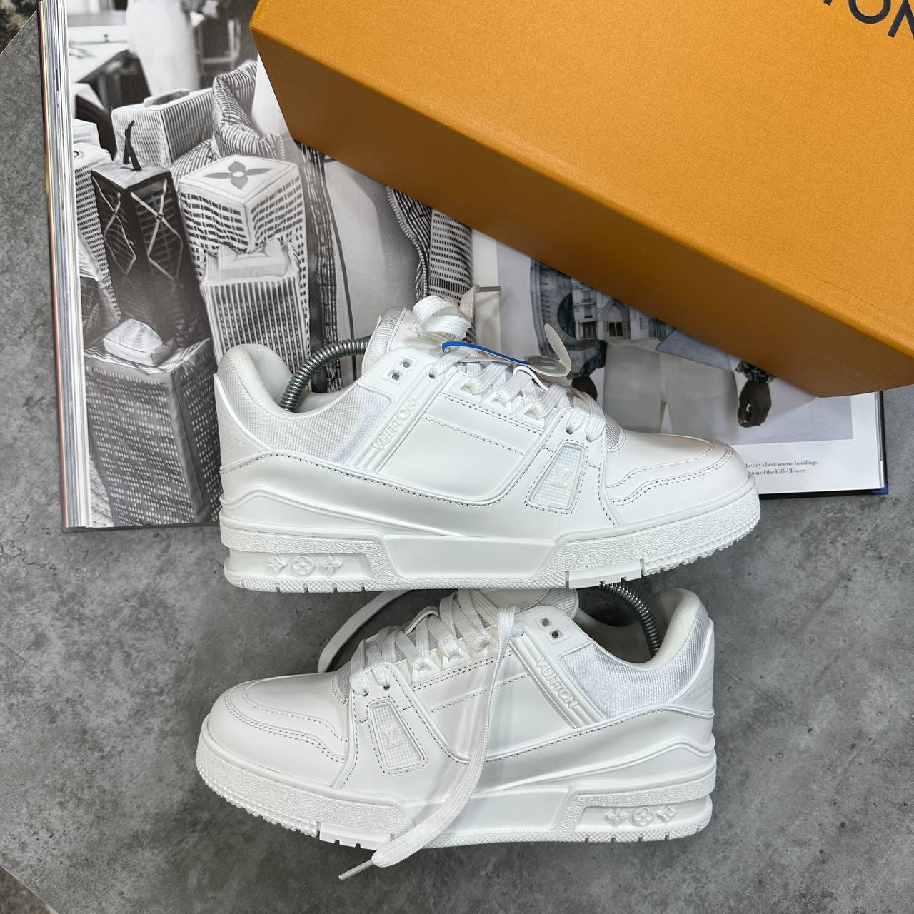 Louis Vuitton LV Trainers Triple White Fashion Wear Mens UK Reps AAA Quality