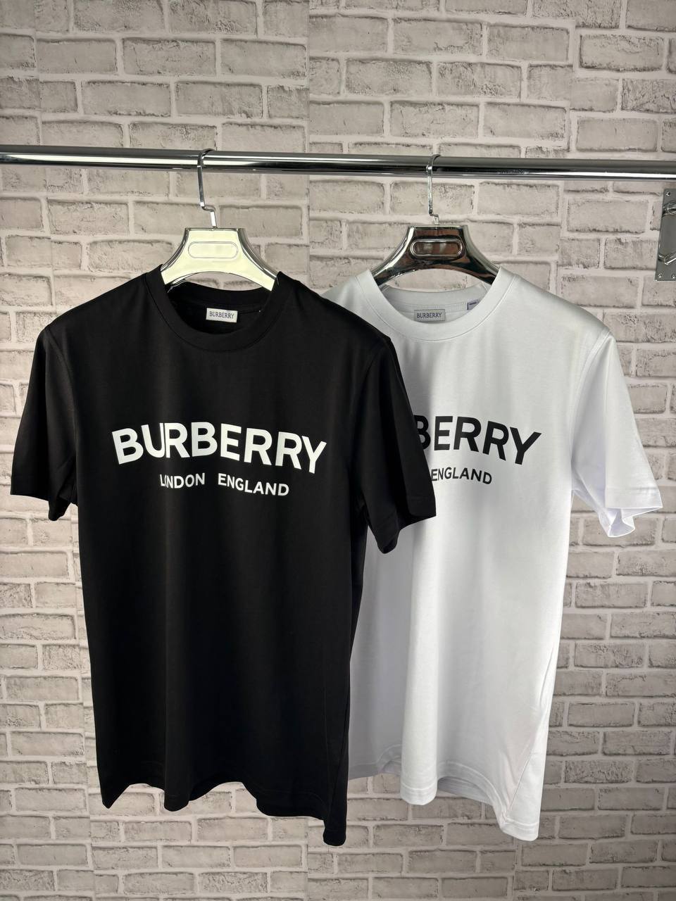 Burberry London T-Shirt Spellout Logo Mens in Multiple Colors UK Reps AAA Quality