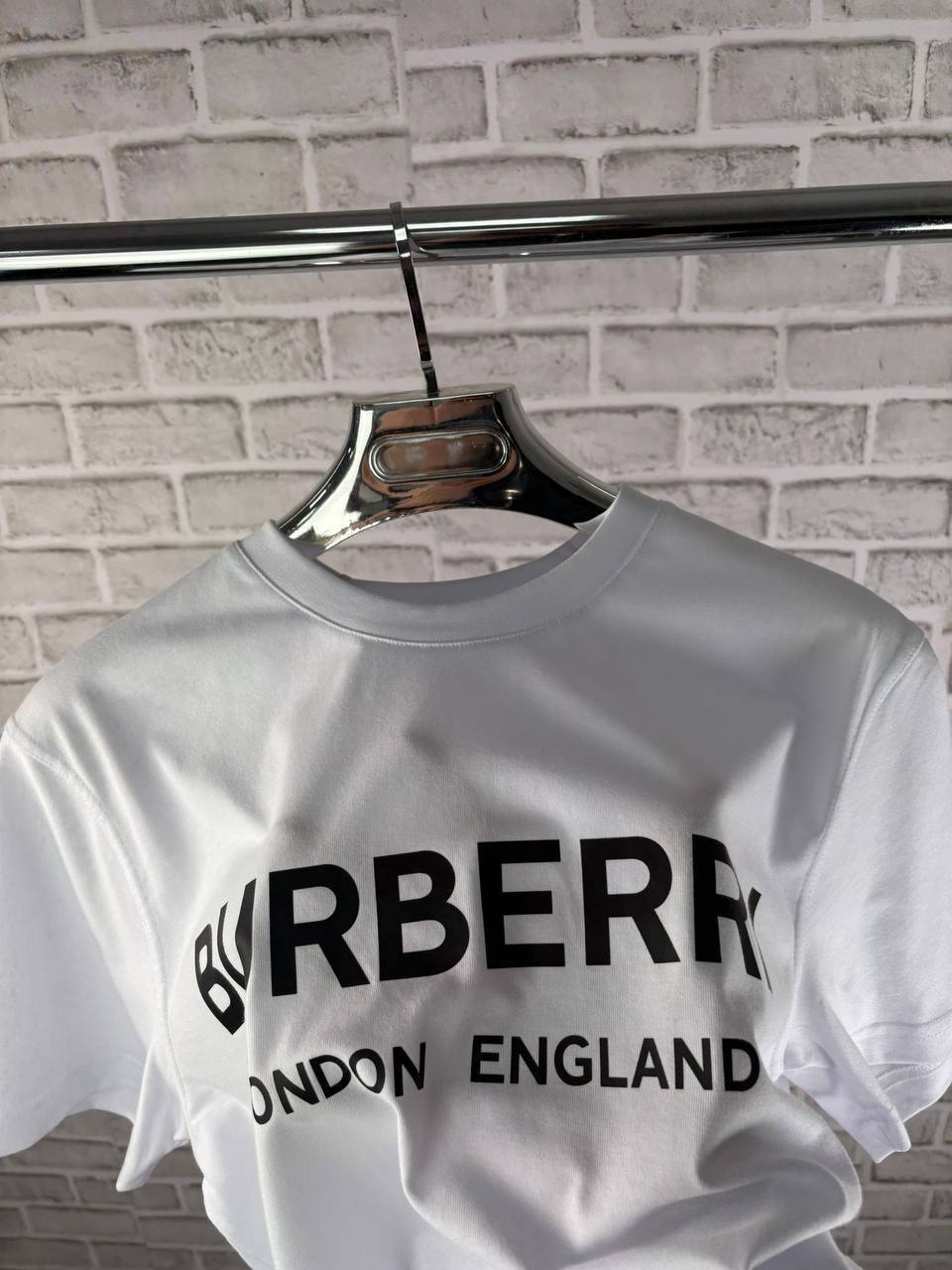 Burberry London T-Shirt Spellout Logo Mens in Multiple Colors UK Reps AAA Quality
