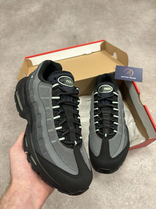 Nike Air Max 95 Vapour Green Mens shoe Size Sneakers AAA quality Rep Trainers Sale UK