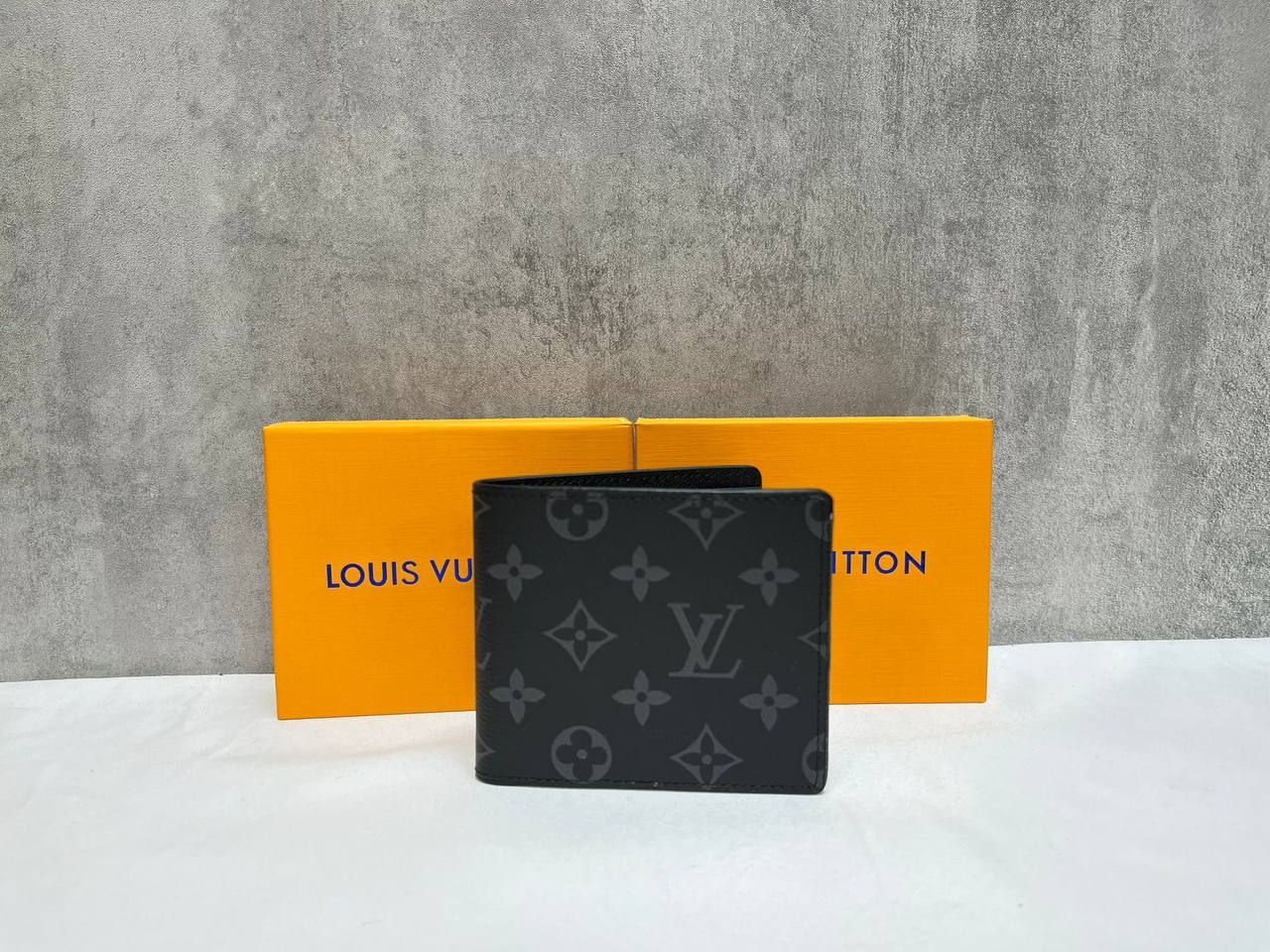Louis Vuitton  Bifold Leather Wallet For Men's LV Logo Sale UK AAA Quality