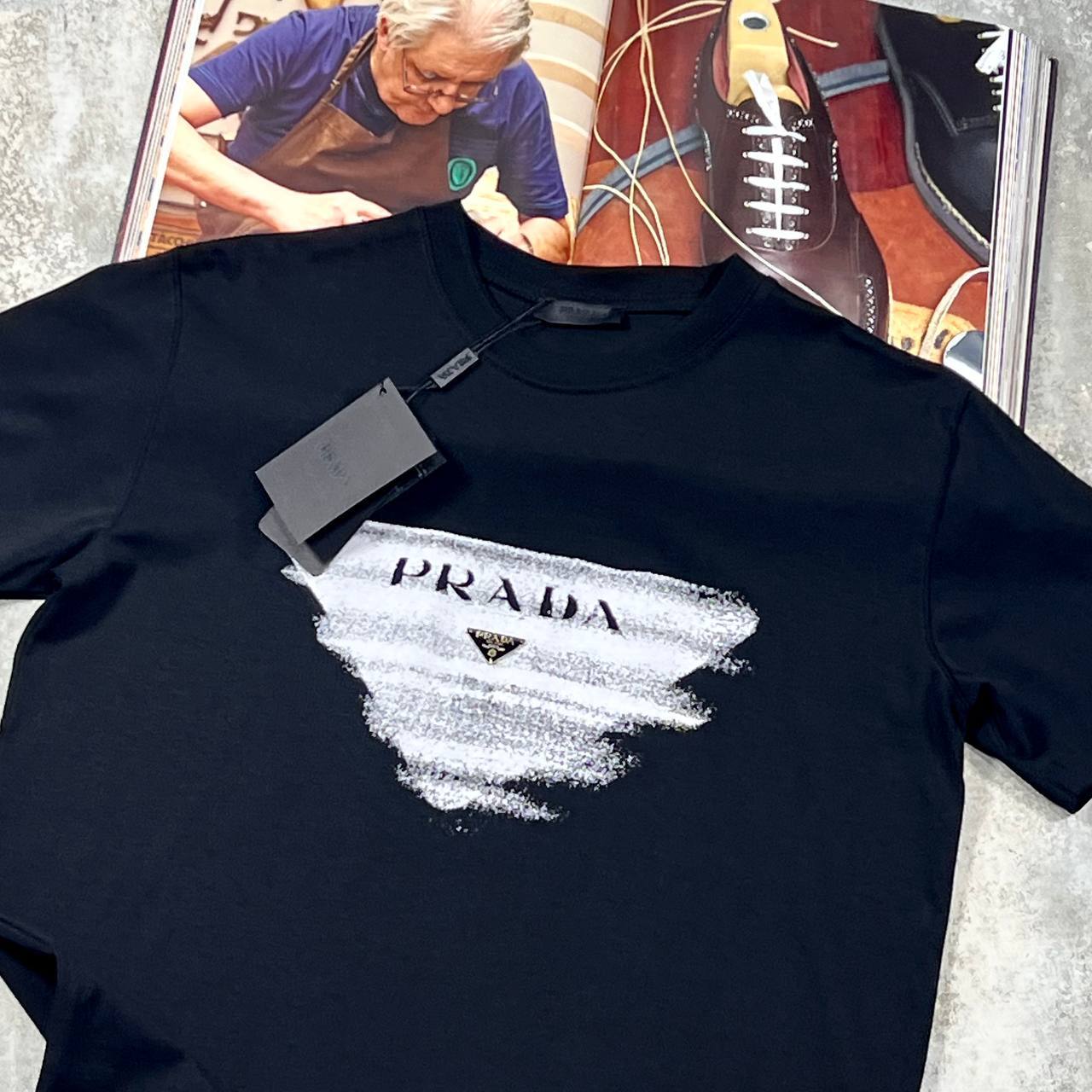 Prada Striped Brush-Stroke Logo T-Shirt AAA Quality UK Reps