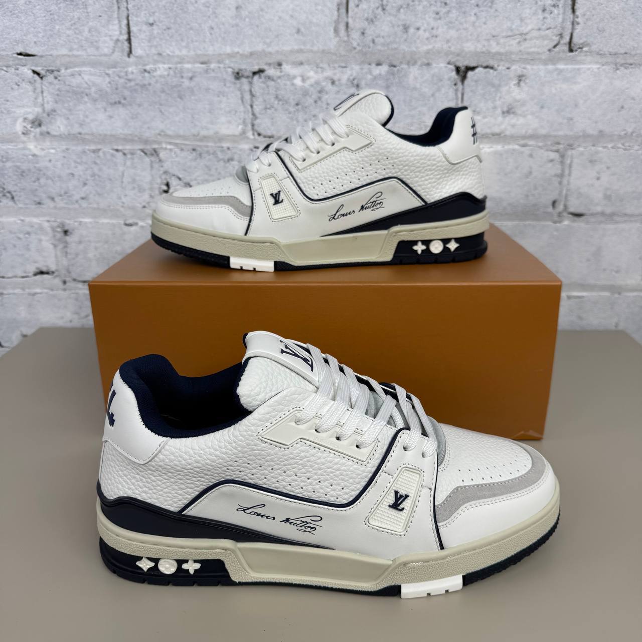 Louis Vuitton LV Trainers UK Reps AAA Quality