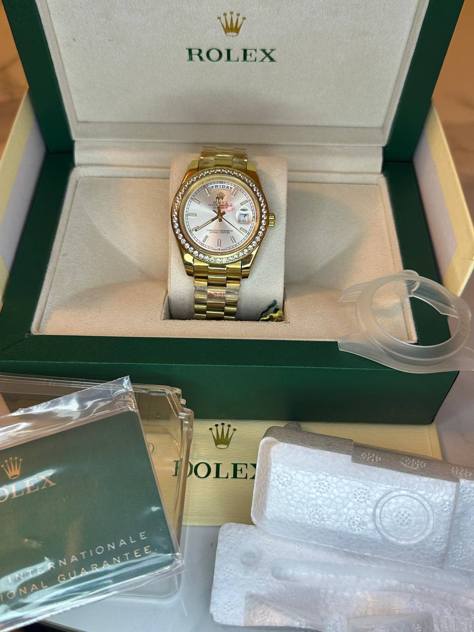 Rolex Day-Date 40 in 18 Ct Yellow Gold Featuring a Diamond-Set Bezel SuperClone Quality UK Reps