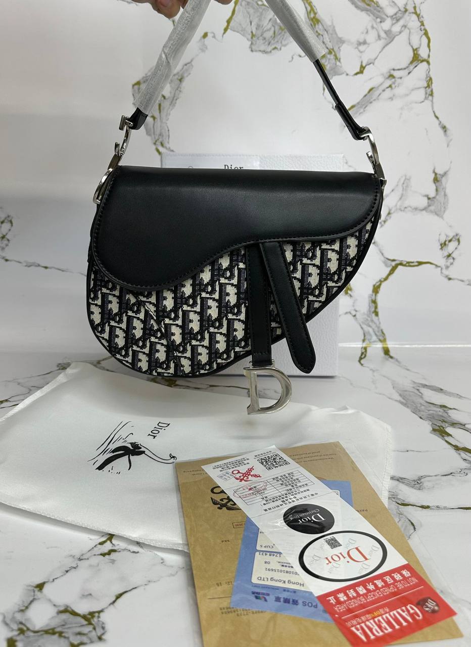 The Dior Saddle Bag in Oblique Jacquard UK Reps AAA Quality