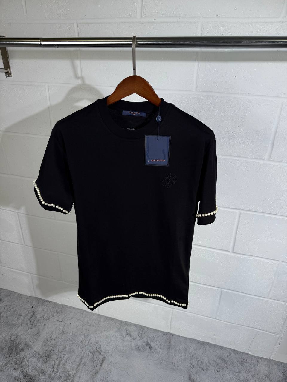 Louis Vuitton Pearl Embellished Cotton T-Shirts Mens in 2 Colors UK Reps AAA Quality